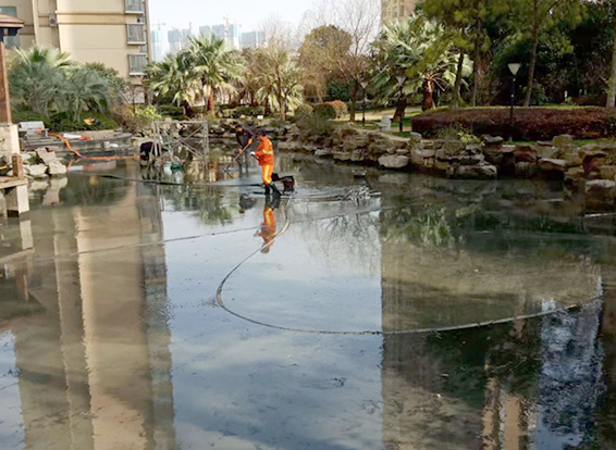 南陵景观池淤泥清理