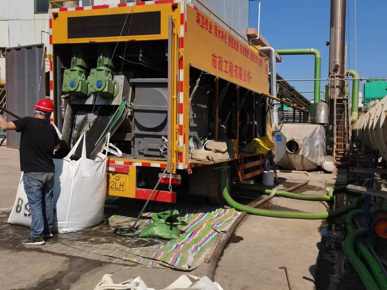 南陵淤泥压干处理